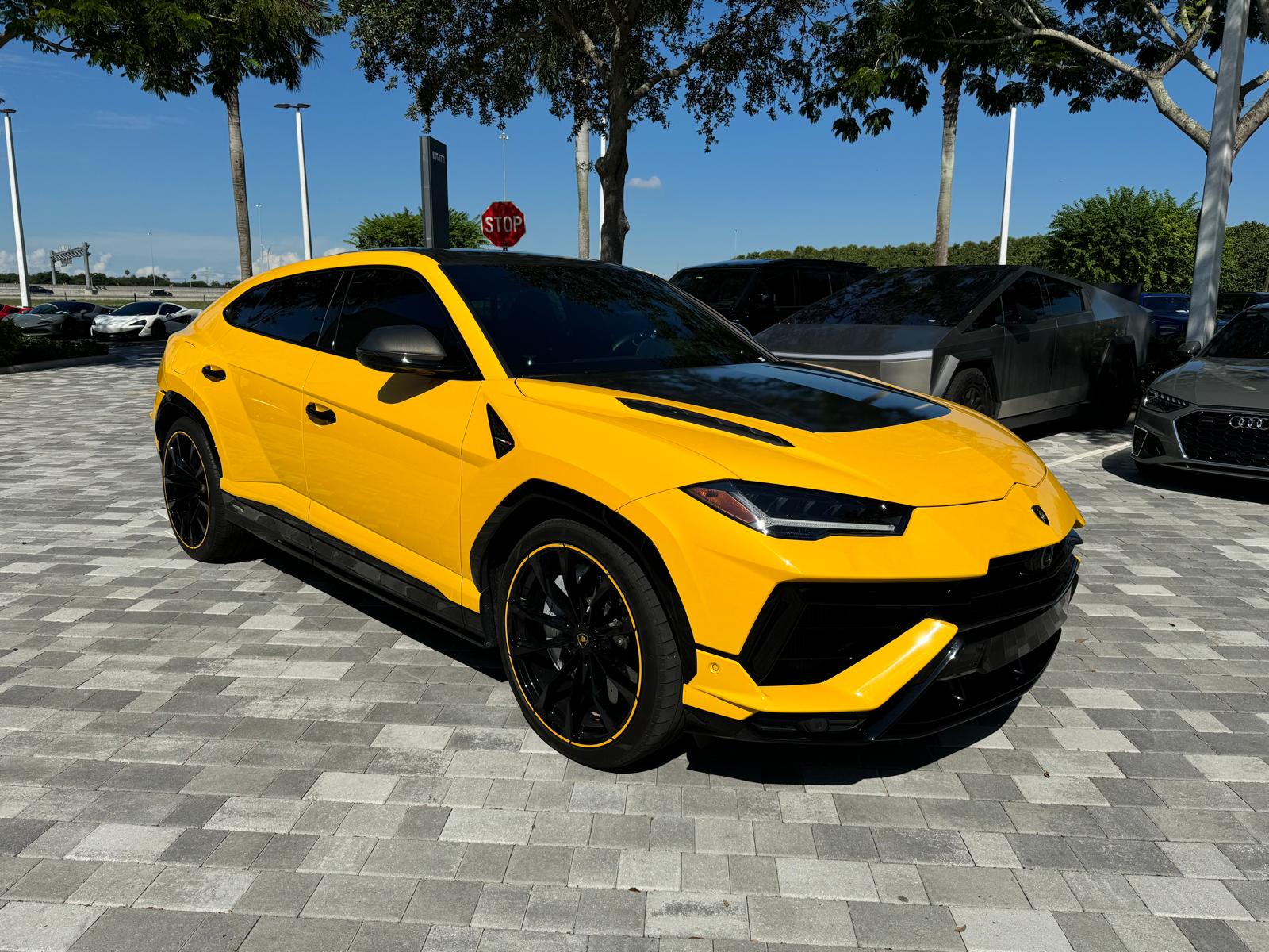 Lamborghini 2024 Urus S !! Her name is Bumblebee – view 1
