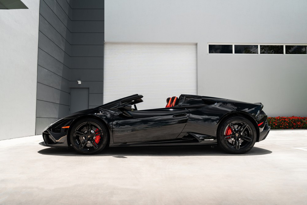 Lamborghini Lamborghini Huracan EVO Spyder – view 1