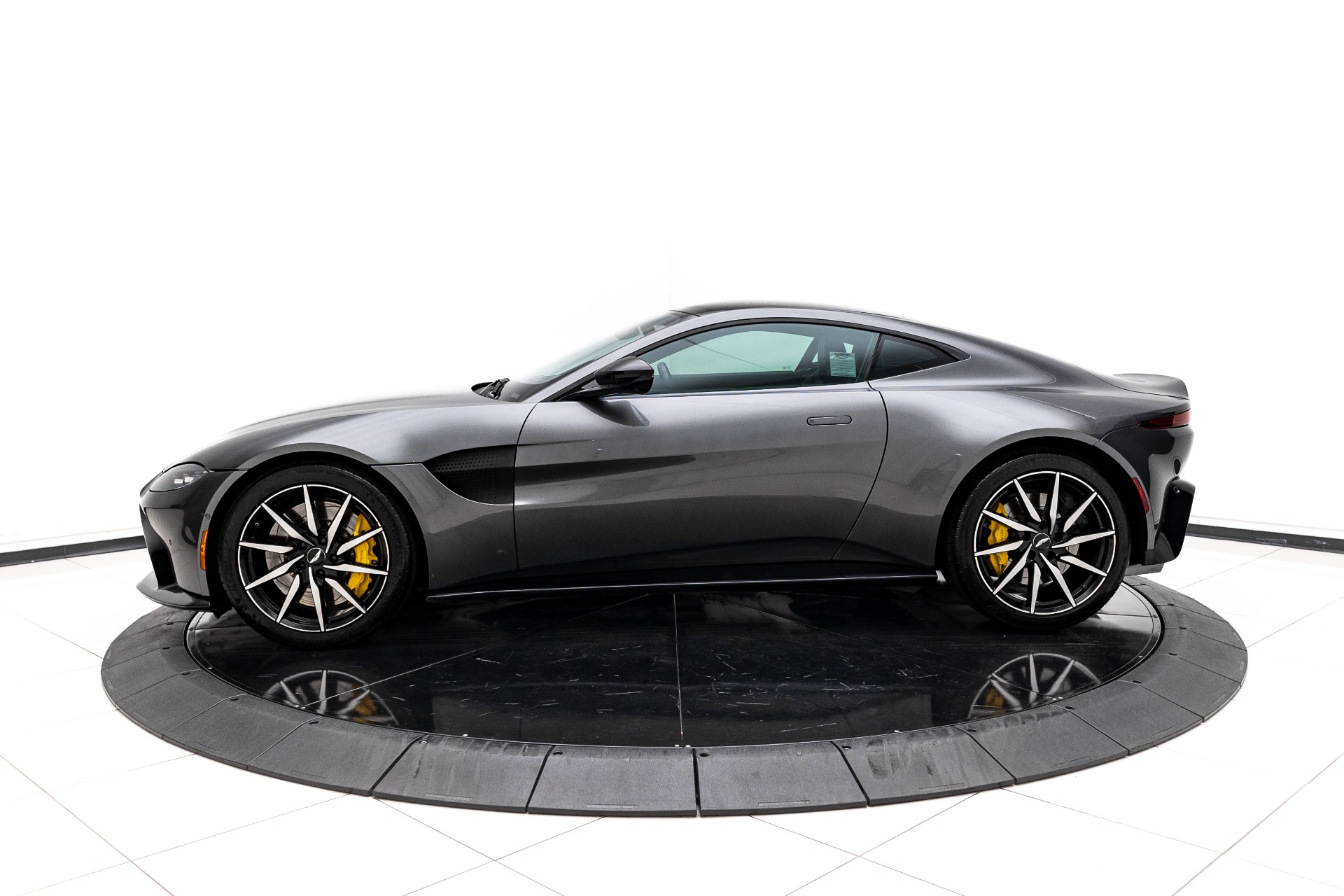 Aston Martin 2019 Aston Martin Vantage V8 – Aston Martin – view 1