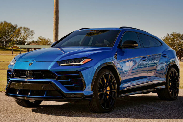 Lamborghini 2020 Lamborghini Urus Rental Tampa