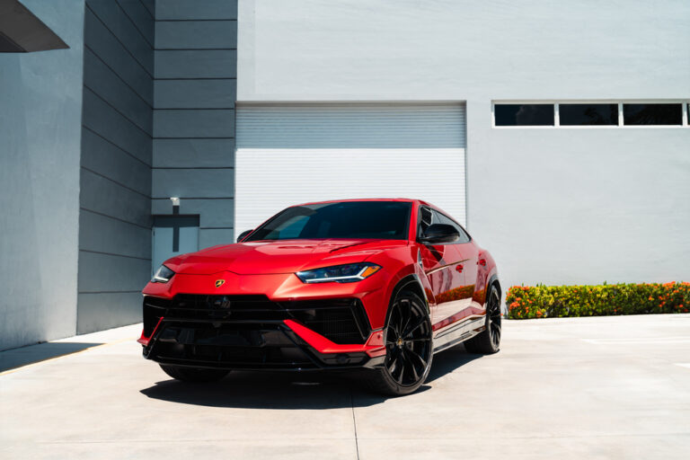 Lamborghini 2023 Lamborghini Urus S